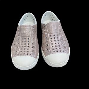 Natives Girls Size 9